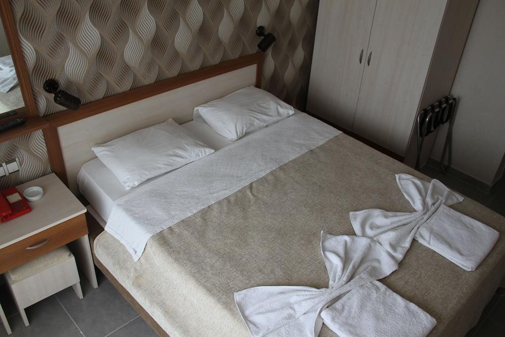 Saturn Hotel Kusadası Exterior foto